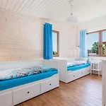 Comfortable No 5 , Summer Pool *