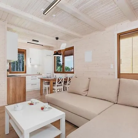 Comfortable No 5 , Summer Pool *